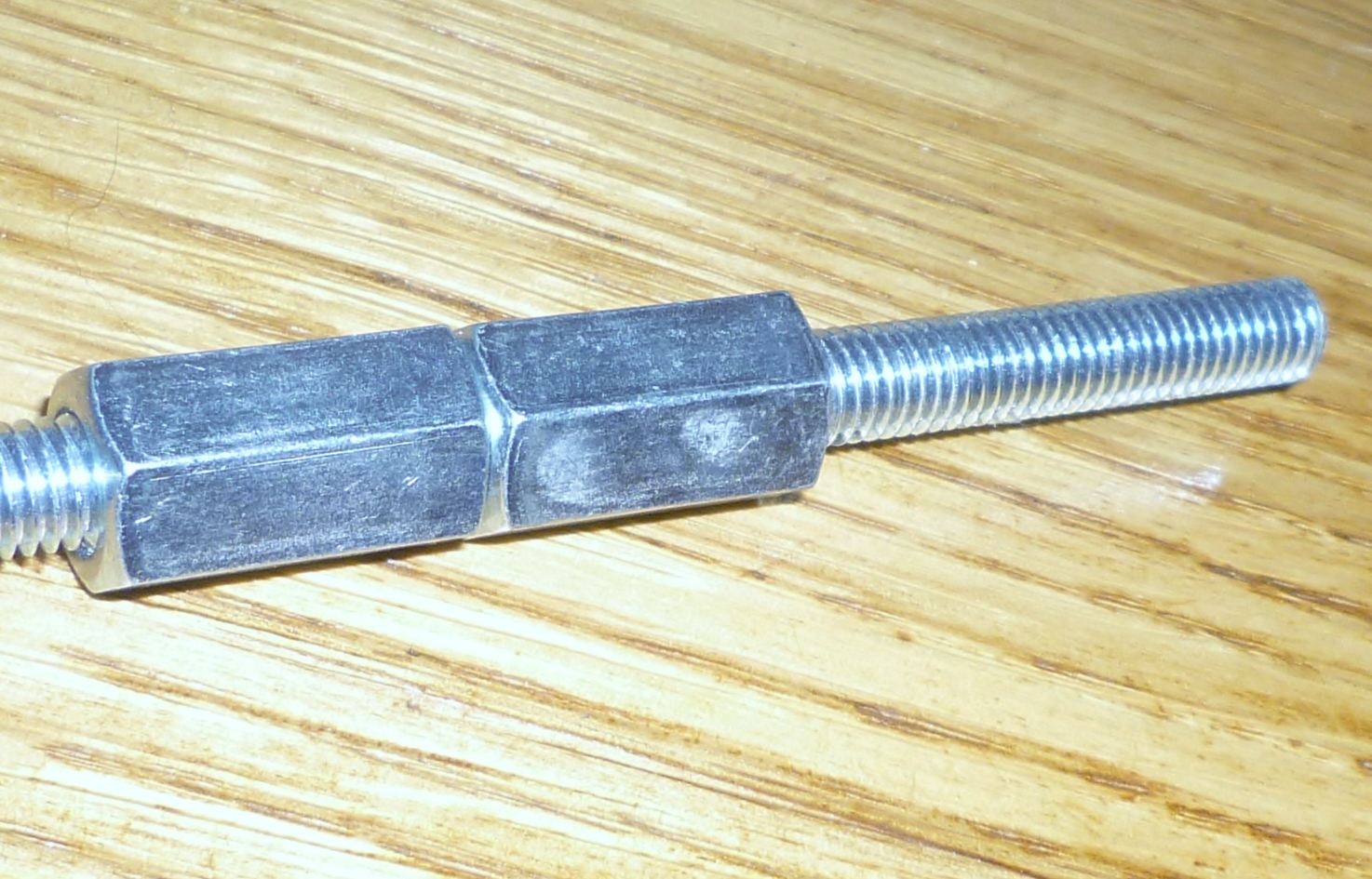 Two M8 studding connectors as lead nuts Two M8 studding connectors as lead nuts